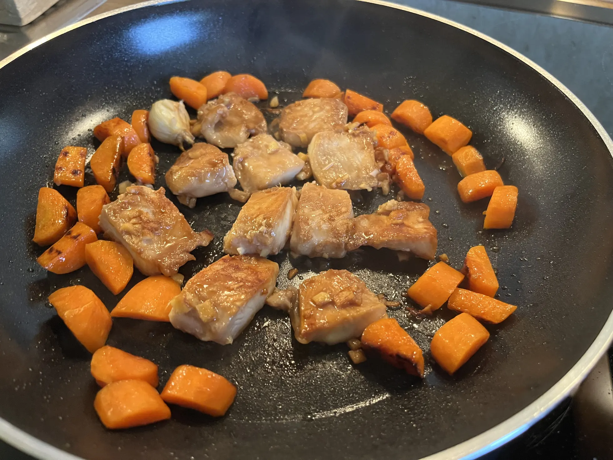 Gebratener Reis mit Fisch und Garnelen