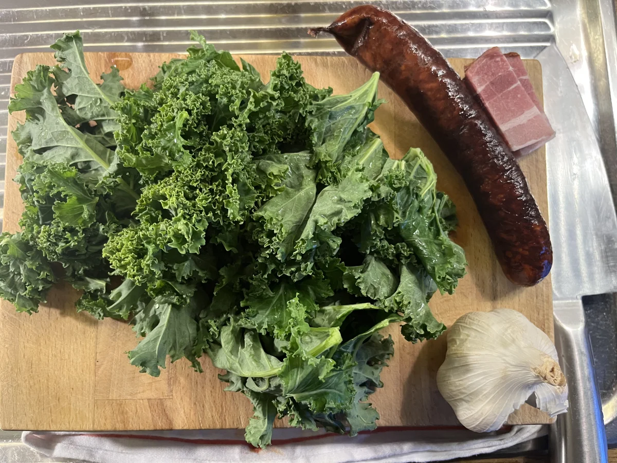 Grünkohl mit Bratwurst und Kartoffelstampf