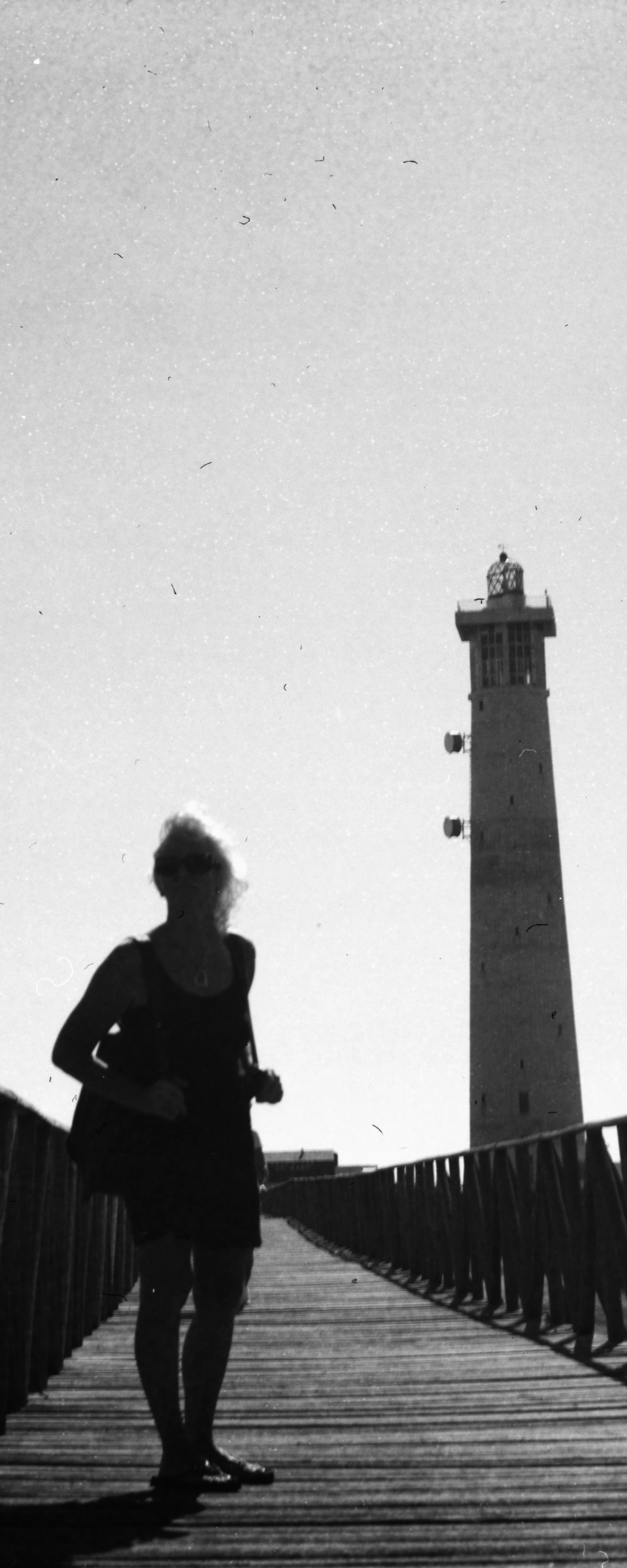 ‎⁨El Faro ZEISS IKON Nettar